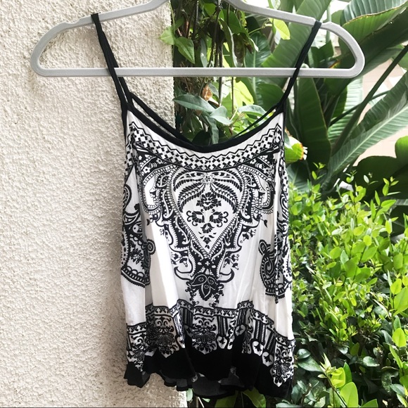 Black and White Flowy Tank Top - Picture 1 of 8